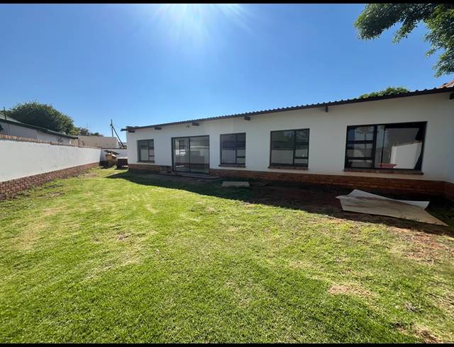 3 BEDROOM HOUSE TO LET IN DALVIEW